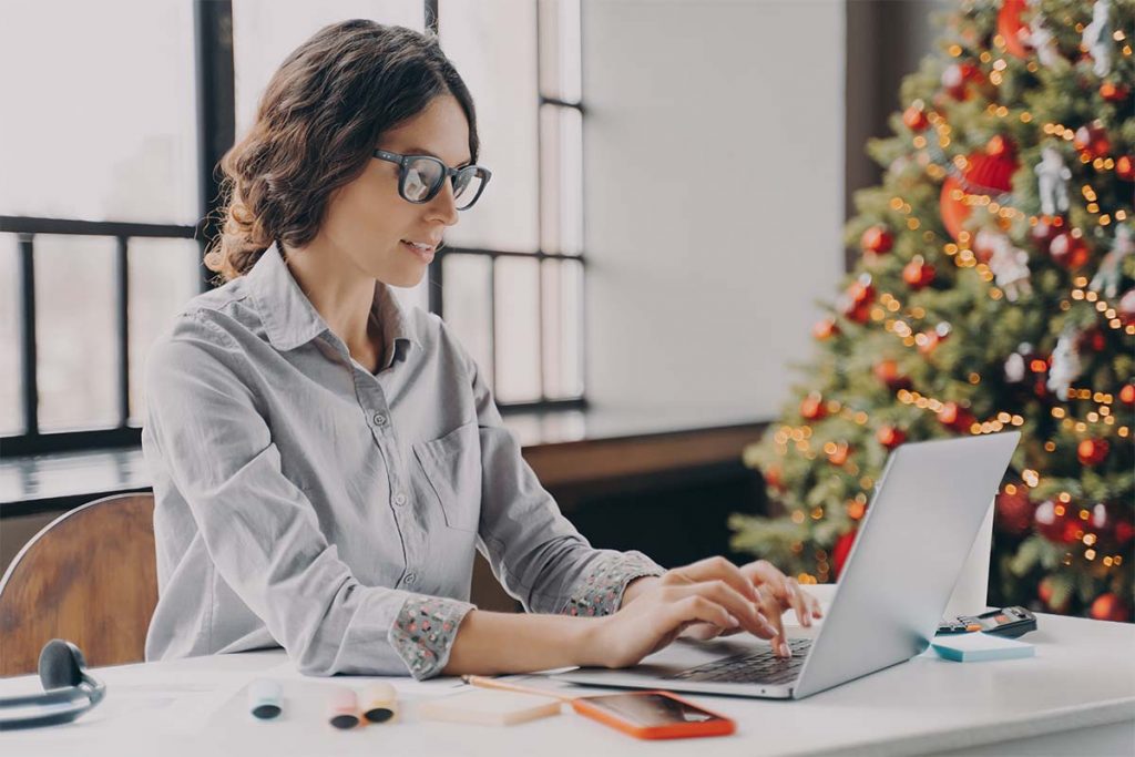 como decorar una oficina para navidad